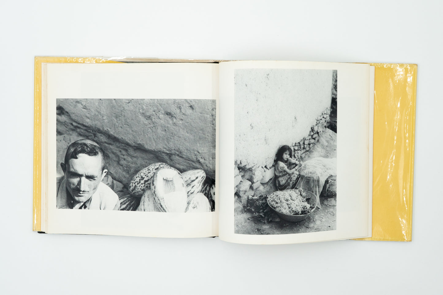 Sonorama Photo Selection 12: Kingdom of Mud｜Shomei Tomatsu